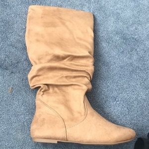 Suede boots